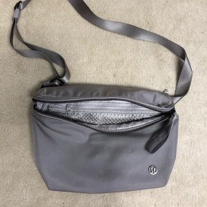 Lululemon || gray go lightly belt bag
